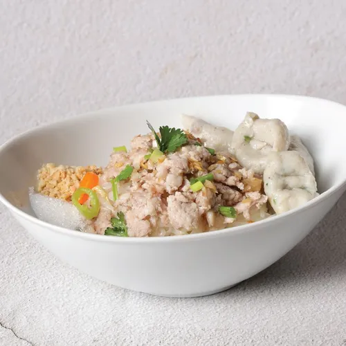 ก๋วยเตี๋ยวพิเศษหมูสับลูกชิ้นปลา (น้ำ/แห้ง/ต้มยำ/แห้งยำ)